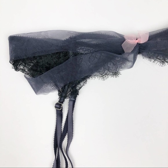 NEW Victoria’s Secret Lace Balconet Garter Set‎ - Picture 9 of 14